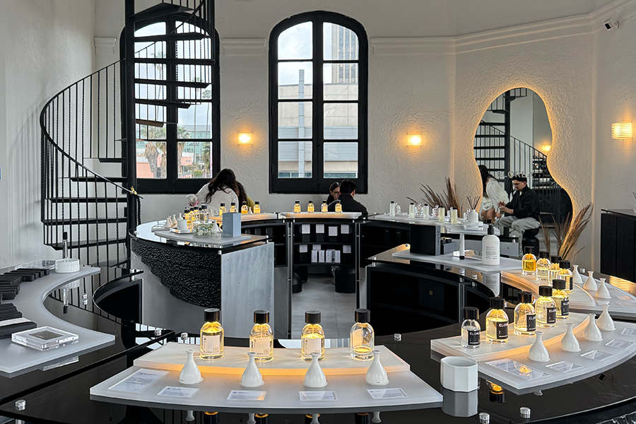 Elorea - A New York-based Korean perfumery and cafe. The cafe offers espresso, matcha, and more alongside a lineup of Korean-inspired perfumes, lotions, and soaps.