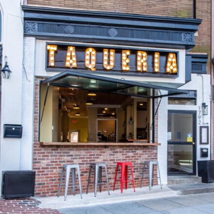 Picture of Front of Taqueria-Al-Lado