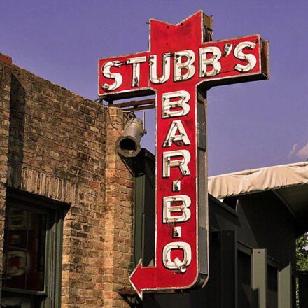 stubb's bbq sign